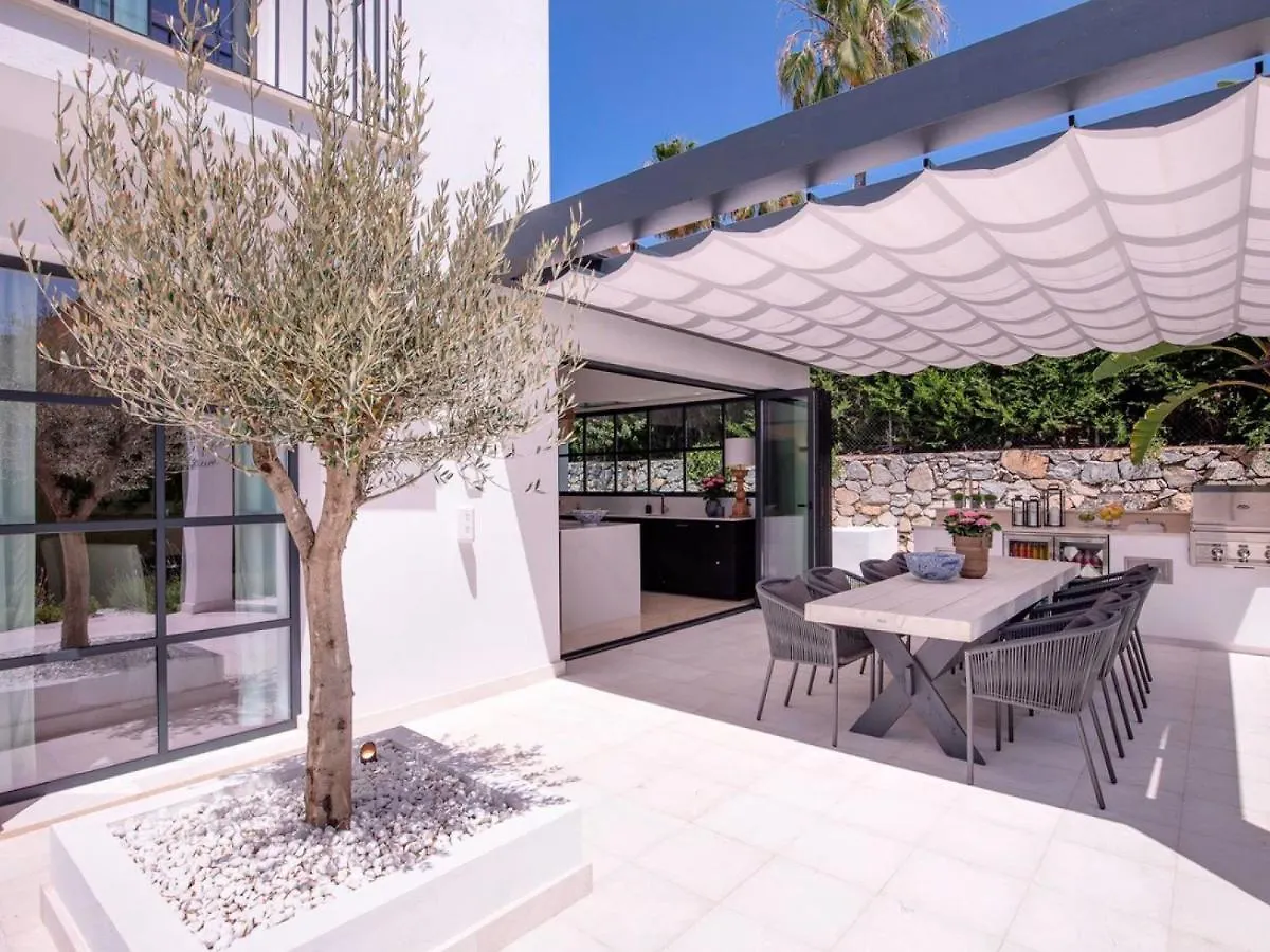 Vacation Marbella I Villa Lina, Golf Valley, Private Heated Pool, Jacuzzi, Close To The Marina